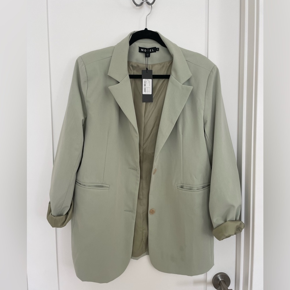 Oversized blazer with tags